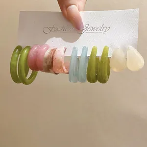 Lot de 6 paires de boucles d'oreilles en acrylique coloré de formes C et gouttes