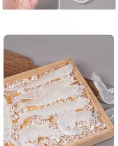 Realistische PVC-Garnelenmodelle auf Kunsteis in Holztablett für Schaufenster