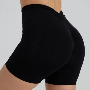Short de yoga noir sans couture à taille haute avec effet push-up pour le fitness