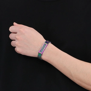Bracciale da uomo punk in acciaio al titanio arcobaleno iridescente sul polso