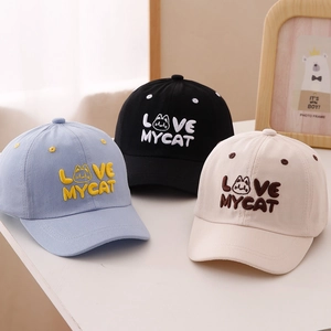 Detailed embroidery of LOVE MYCAT cartoon pattern on kids cotton baseball caps in three colors