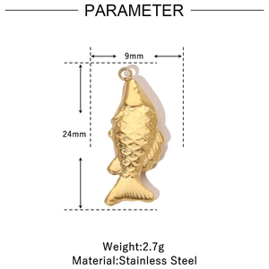 Detailed size and weight parameter view of a 24mm golden fish pendant in stainless steel