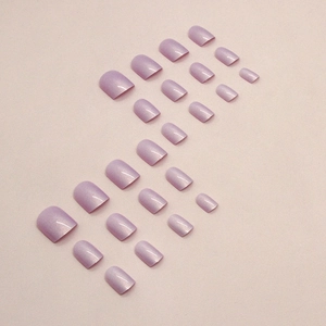 Short lavender aurora press-on nails with 24 pieces in a pearlescent shimmer finish