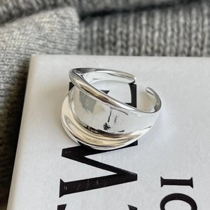 Minimalist 925 sterling silver open ring with irregular liquid streamline design