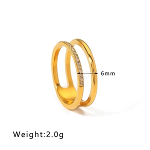 Detail view of 6mm double-layer gold ring with crystals showing 2.0g weight and width