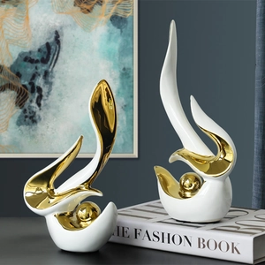 Statues abstraites en céramique nordique avec détails dorés pour décor de bureau moderne
