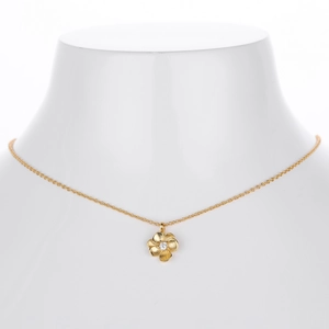 Elegant gold S925 sterling silver flower pendant necklace with zircon on neck model