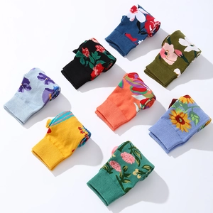 Assortimento di calze in cotone con stampe floreali vintage in blu navy, oliva e vari colori