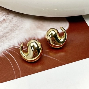 Brass 18K Gold Plated Teardrop Stud Earrings Minimalist Polished Organic Comma Shaped Fashion Jewelry For Women