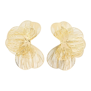Minimalistische goldene Ohrringe mit hohlem Blütenblatt-Design und Metallglanz
