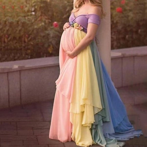 Robe de maternité arc-en-ciel en tulle avec col en V pour séances photo de grossesse