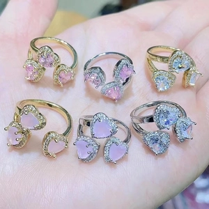 Anello regolabile con cuore rosa e zirconi brillanti, design romantico elegante