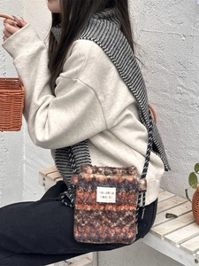 Retro multi-colored knitted crossbody bag for women, handmade plush autumn shoulder bag
