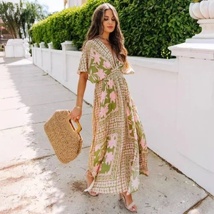 Floral print maxi dress with V-neck and batwing sleeves for summer outdoor fashion