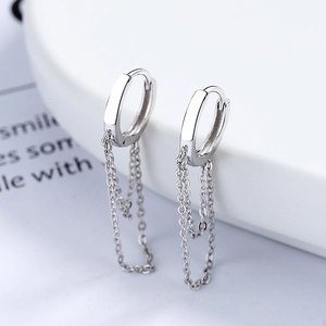 Lange Quastenkette-Ohrringe aus 925er Sterlingsilber im minimalistischen Dark-Style