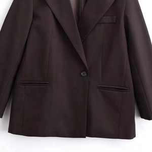 Dunkelbrauner Einreiher-Blazer für Damen mit Reverskragen und Pattentaschen