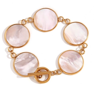 18K gold plated stainless steel bracelet with circular mother of pearl and OT clasp