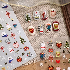 Adesivi per unghie natalizi con orso polare e motivi festivi per manicure creativa