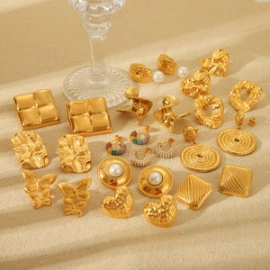 Collection of 18K gold plated stainless steel earrings with pearls and hammered texture
