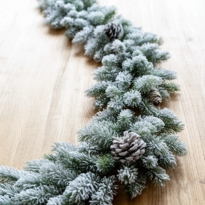 Christmas Garland Artificial PE Pine Rattan With Pinecones And Snow Flocking For Holiday Home Decor Festive Atmosphere