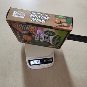 Weight measurement of Orgreenic non-toxic ceramic pancake maker in original packaging