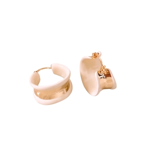 Elegant 18k gold plated cream enamel C-shaped hoop earrings for women in a minimalist style