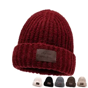 Grofgebreide muts voor dames met oorbescherming, warm en in diverse kleuren
