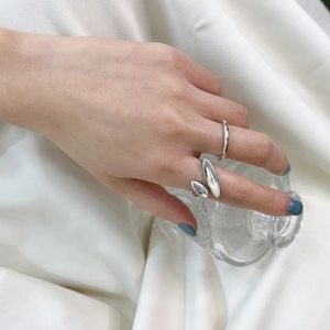 Minimalist S925 sterling silver open ring set with irregular design on hand