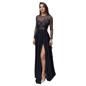 Robe de soirée noire élégante avec dentelle, manches en tulle et fente latérale haute