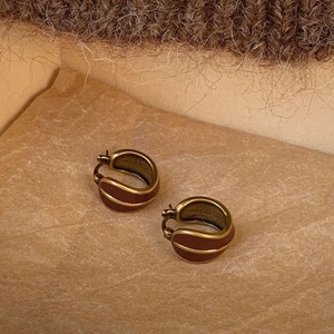 Vintage C-shaped gradient enamel hoop earrings in dark brown and bronze gold tones