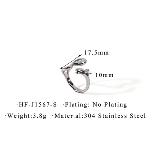 Detailed view showing 17.5mm inner diameter and heart design of the stainless steel ring