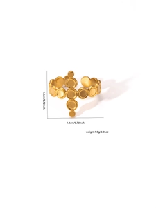 Detailed size chart showing 1.8cm diameter and 1.9g weight for the 18k gold plated ring