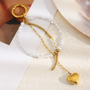 Porte-clés cœur plaqué or 18 carats avec perles irrégulières et perles à motif cœur