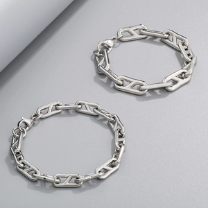 Industrial style silver stainless steel link chain bracelet for men with rectangle design