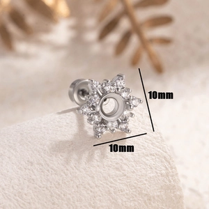 Silver snowflake steel ear stud with clear stones and empty setting, size 10x10mm