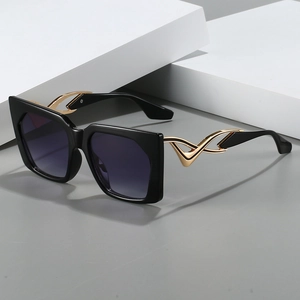 Square Oversized Sunglasses For Women UV400 Protection PC Frame Metal Flame Temples Retro INS Fashion Eyewear