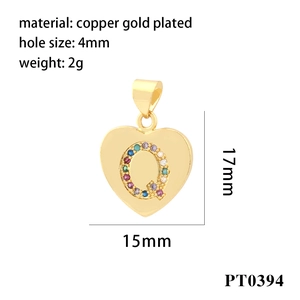 Detail view of heart-shaped letter Q pendant with dimensions 17x15mm and 4mm hole