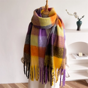 Écharpe épaisse à carreaux avec franges en tissu doux aspect cachemire violet et jaune