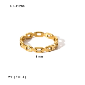 Polished 18K gold-plated chain ring detail showing 3mm width and 1.8g weight