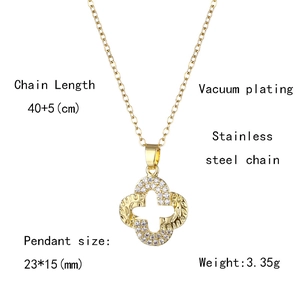 Detailed specs of gold clover necklace showing pendant size 23x15mm and 40+5cm chain length