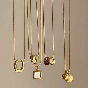 Minimalist Titanium Steel Gold Plated Snake Chain Necklace Women French Retro Clavicle Jewelry Heart Shell Pendant