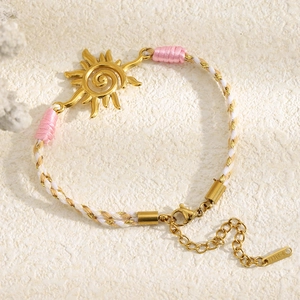 Bracelet ajustable en acier inoxydable plaqué or 18K avec pendentif soleil et cordon