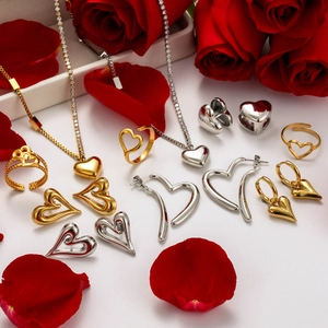 French Retro Heart Jewelry For Women Titanium Steel Polished Metal Aesthetic Fashion Elegant