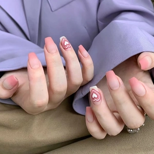 Faux Ongles À Presser Mat Forme Cercueil Dégradé Rose Motif Cœur Élégant Doux Ongles Artificiels Pour Femmes Avec Colle
