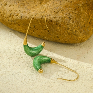 18K gold-plated C-shape stainless steel earrings with green marble drop charms
