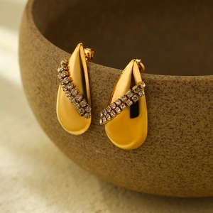 Golden teardrop earrings in titanium steel with double rows of sparkling rhinestones