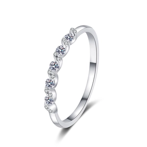 Minimalist S925 sterling silver wavy ring with sparkling moissanite stones for women