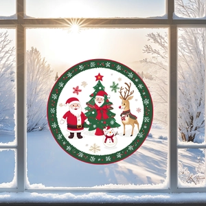 Detail von Weihnachtsmann und Schneemann Fensterbildern auf gefrosteter Glasscheibe