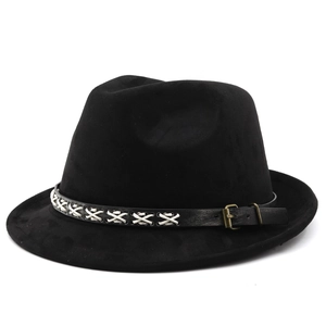 Cappello Fedora classico in camoscio nero con fascia in pelle e dettagli a punto croce