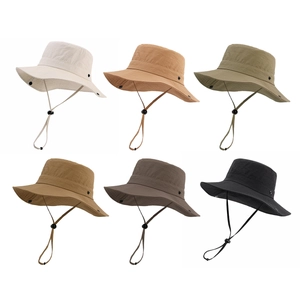 Sei colori assortiti di cappelli da sole pieghevoli a tesa larga per escursionismo.